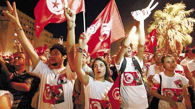 الإسلاميون والمعارضة في تونس يوقعون خريطة طريق تنص على تشكيل حكومة مستقلين 