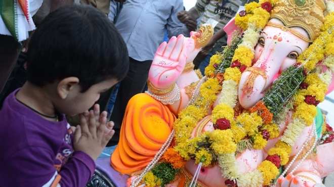  بالصور| الهندوس يحتفلون بمهرجان الإله 