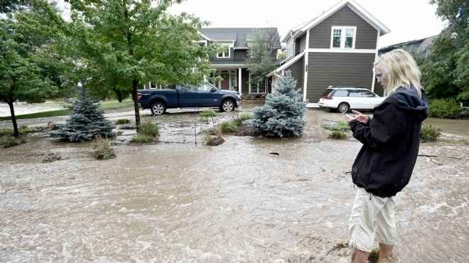 بالصور| ارتفاع عدد قتلى الفيضانات في ولاية كولورادو إلى 4