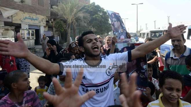  مسيرة مؤيدة للقوات المسلحة تخرج من مسجد القائد إبراهيم بالإسكندرية 