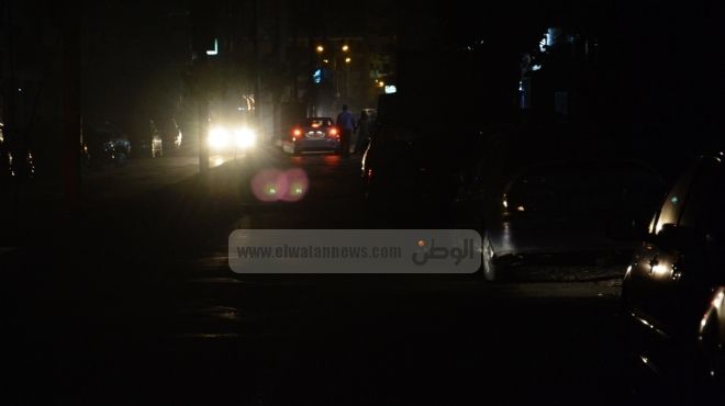 الإخوان يستغلون انقطاع الكهرباء ويحاصرون قسم شرطة القرين