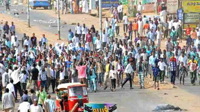 مقتل ستة محتجين في اشتباكات مع قوات الأمن السودانية