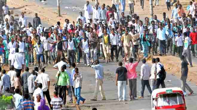  أكاديميون سودانيون: على السلطات الأمنية تغيير أسلوبها في مواجهة الاحتجاجات السلمية 