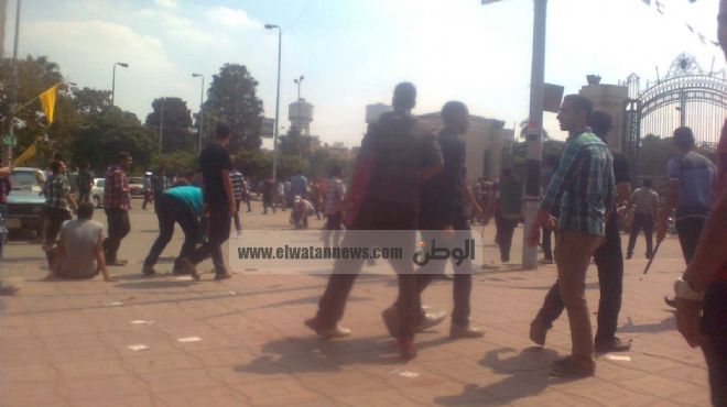 طلاب الإخوان يحطمون واجهة مبنى رئاسة جامعة الزقازيق