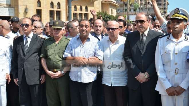 سرادق عزاء أمام منزل الشهيد جاويش ببورسعيد بحضور الحاكم العسكري