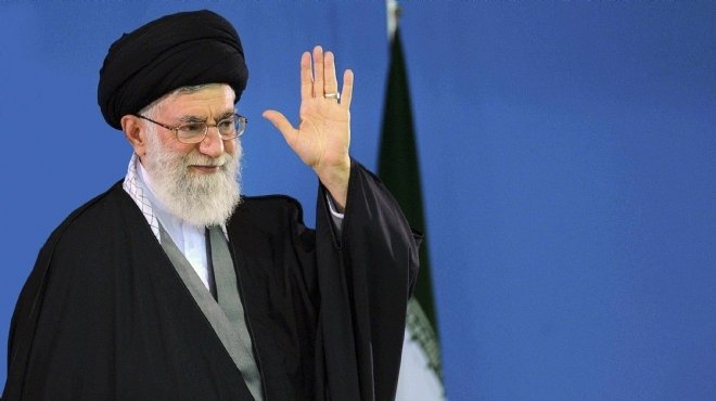 علي خامنئي يجدد دعمه تمديد المفاوضات حول ملف إيران النووي