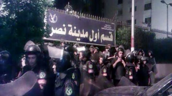 اعتصام مجموعة من المحامين أمام قسم شرطة أول مدينة نصر