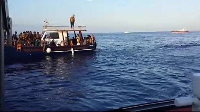 البحرية الإيطالية تنقذ أكثر من ألف مهاجر على متن 13 قاربا