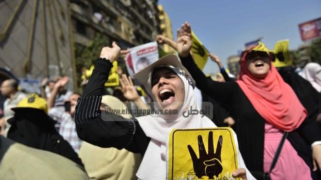  انطلاق مسيرة أنصار المعزول من مسجد المحروسة بالمهندسين 