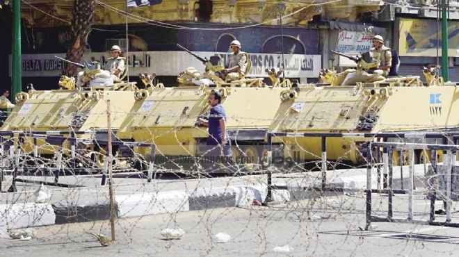  عاجل| قوات الجيش والشرطة تغلق شارع مصدق بالمدرعات 
