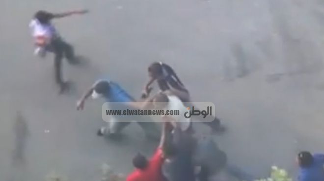 مؤيدو مرسي يحملون الأسلحة الآلية في اشتباكات مع الأهالي في غمرة