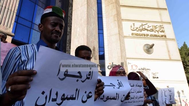 صحفيون سودانيون يعلنون تضامنهم مع صحفية 
