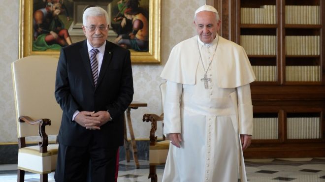 بالصور| عباس يدعو البابا لزيارة الاراضي المقدسة