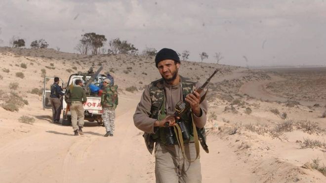  مقتل 4 جنود من الجيش الليبي جراء إشتباكات مع مجموعات مسلحة