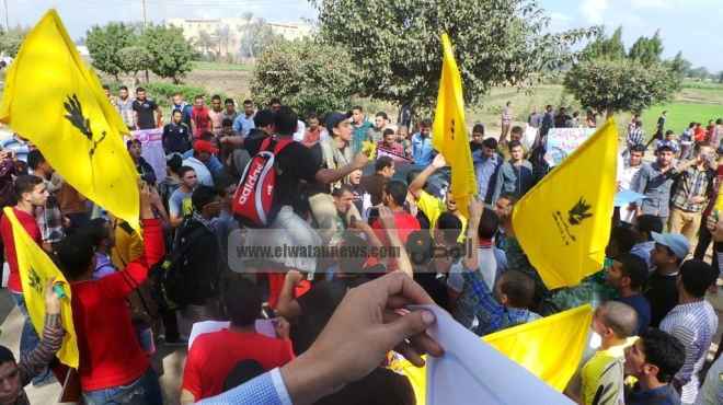 طلاب الإخوان بجامعة الأزهر يتجهون إلى مجمع محاكم المنصورة 
