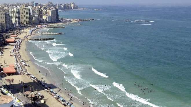 المصطافون يهجرون شواطئ الإسكندرية مع بداية شهر رمضان