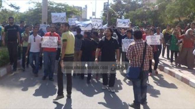  طلاب الإخوان بجامعة الزقازيق يتظاهرون للمطالبة بالإفراج عن زملائهم المعتقلين