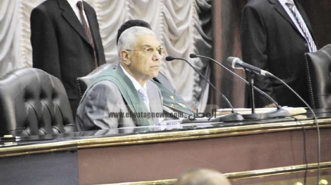رفع جلسة محاكمة مبارك في قضية القرن نصف ساعة لأداء الصلاة
