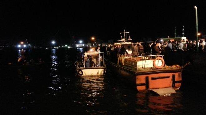 سقوط سيارة من معدية بورسعيد في مجرى قناة السويس بسبب التزاحم