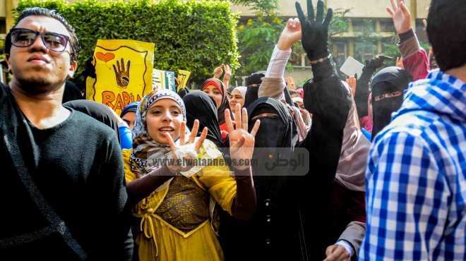  بدء تجمع طلاب الإخوان أمام هندسة الزقازيق لتنظيم مسيرة تطالب بعدم محاكمة 