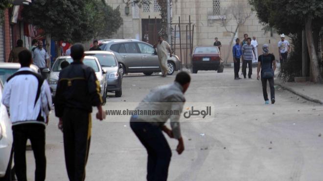  عاجل| قوات الأمن المركزي تتدخل لفض الاشتباكات بين الأهالي وأنصار المعزول في دمياط