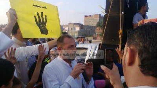 في ذكرى تنحي مبارك.. سلاسل بشرية محدودة في الشرقية تطالب بعودة مرسي للحكم