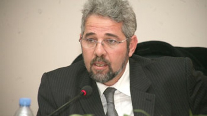 وزير الصيد الجزائري يؤكد إعادة تنظيم استخراج المرجان