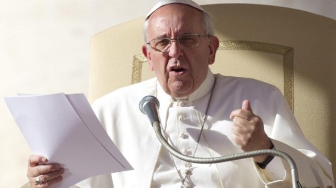 بابا الفاتيكان يدعو إلى التحرك لمواجهة مأساة المهاجرين