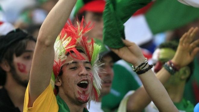 وفاة شخص وإصابة 25 آخرين في الجزائر أثناء بيع تذاكر المبارة الفاصلة المؤهلة لكأس العالم
