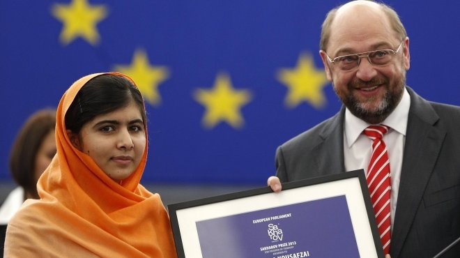 بالصور| الشابة الباكستانية ملالا يوسف تتسلم جائزة سخاروف من البرلمان الأوروبي