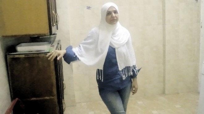 امرأة سورية فى مصر تواجه «الأسد» بـ«باش عسكر» و«شيش برك» 