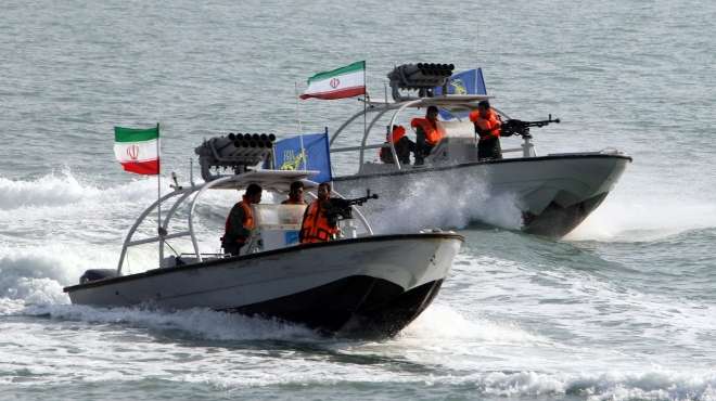 البحرية الإيرانية تحتجز سفينتي صيد من السعودية بعد دخولهما المياه الإقليمية