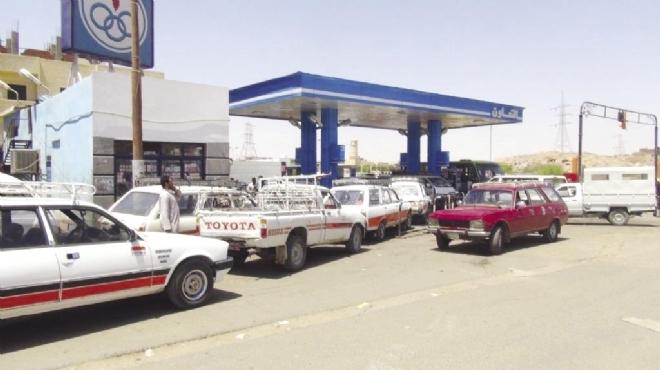 شعبة «المواد البترولية» تقدم مذكرة إلى «مرسى» حول أزمة الوقود