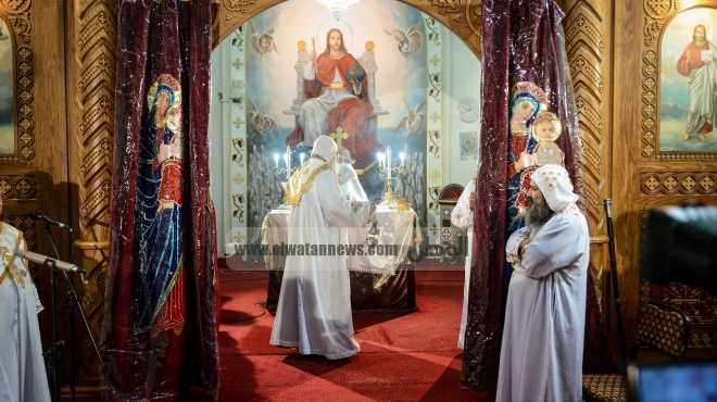 الأسقف العام يدعو الأقباط إلى المشاركة في الاستفتاء أثناء قداس عيد الميلاد في الإسكندرية