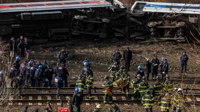 مقتل شخصين في حادث تصادم قطارين شمالي الهند