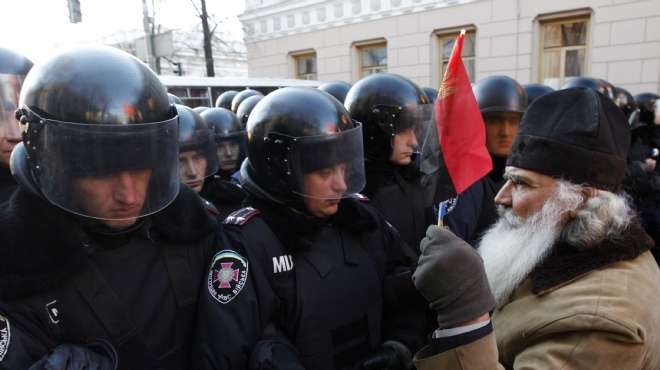 إصابة العشرات على هامش مظاهرة مؤيدة لروسيا في شرق أوكرانيا 