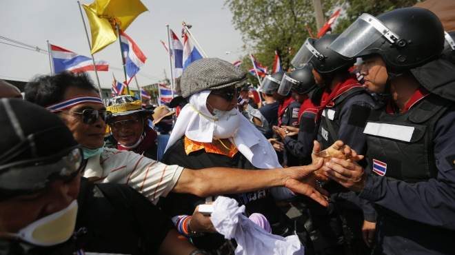  عشرات الآلاف يتظاهرون ضد الحكومة التايلاندية