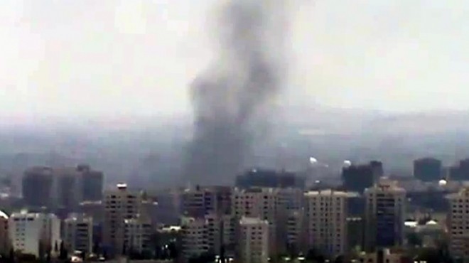  المرصد: انفجار مستودعات ذخيرة في اللاذقية في غرب سوريا 