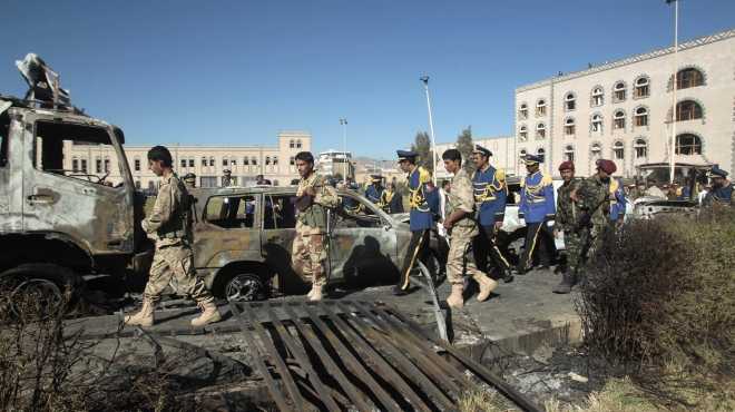 مقتل أربعة جنود يمنيين في هجوم للقاعدة وسط البلاد