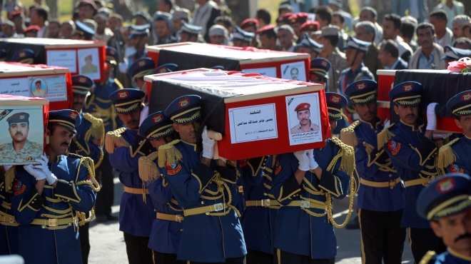 بالصور| جنازة رسمية في اليمن لقتلى الهجوم على وزارة الدفاع
