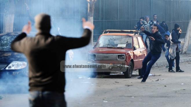  حالات إغماء واختناق تصيب طلاب جامعة عين شمس بسبب قنابل الغاز 