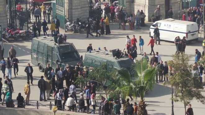  5 مصابين في اشتباكات بين طلاب الإخوان والأمن الإداري بجامعة الزقازيق 