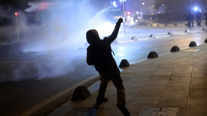 الشرطة التركية تستخدم الغاز المسيل للدموع ضد متظاهرين أكراد