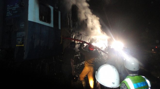 باكستان: مقتل ثلاثة ركاب في انفجار قنبلة بأحد القطارات