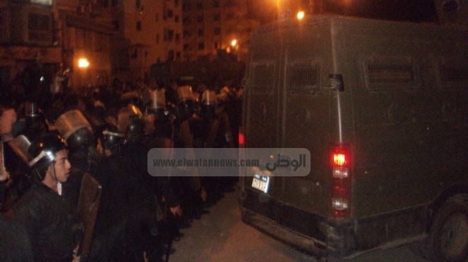 قوات الأمن تسيطر على محيط سجن قنا وتطارد 