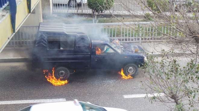  الإخوان يشعلون النار في سيارة شرطة بالإسكندرية.. والقبض على مجموعة منهم 