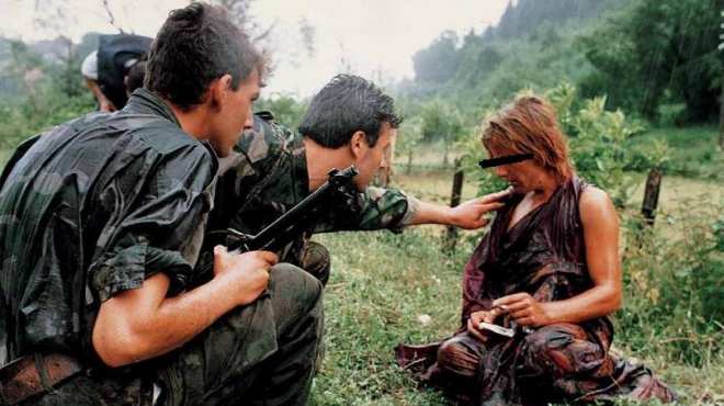 قدامى المحاربين البوسنيين يحتجون على اعتقال قائدهم بتهمة قتل المسلمين