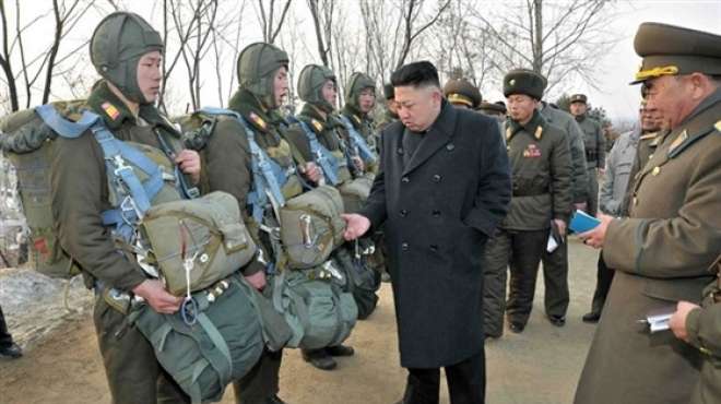 سيول: كوريا الشمالية تجري مناورات عسكرية باستخدام أسلحة بيوكيميائية