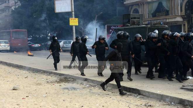  عاجل| طلاب الإخوان يقطعون طريق مصطفى النحاس بمدينة نصر 