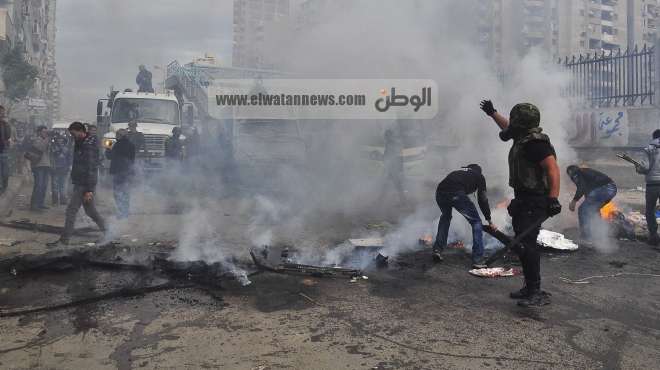 أمن الإسكندرية يفرق الإخوان بالغاز والتنظيم الإرهابى يتسلح بالمولوتوف